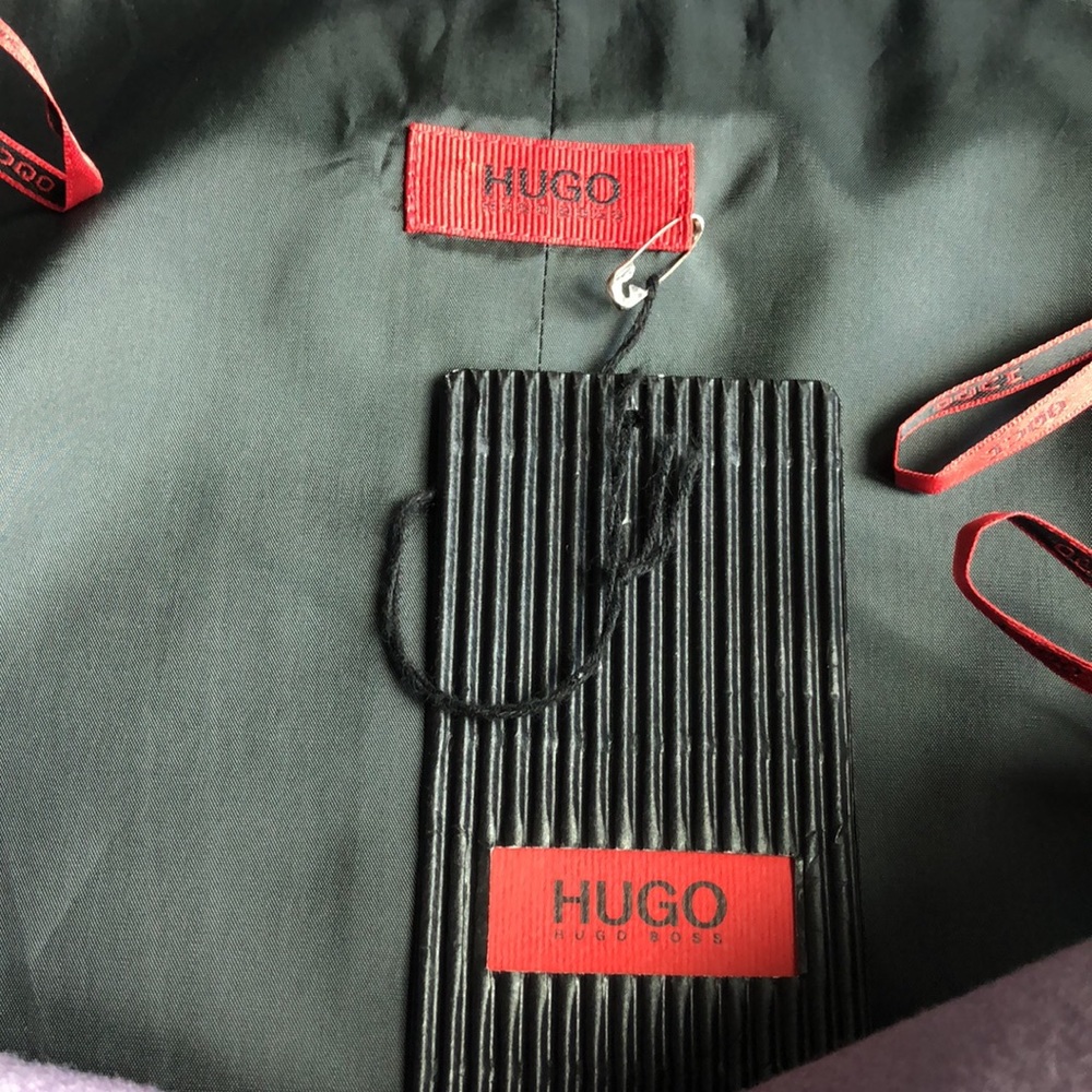 Hugo Boss wool skirt. - Picture 2 of 7